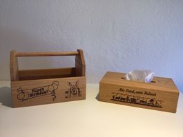 Geschenkkiste und Kleenex-Box