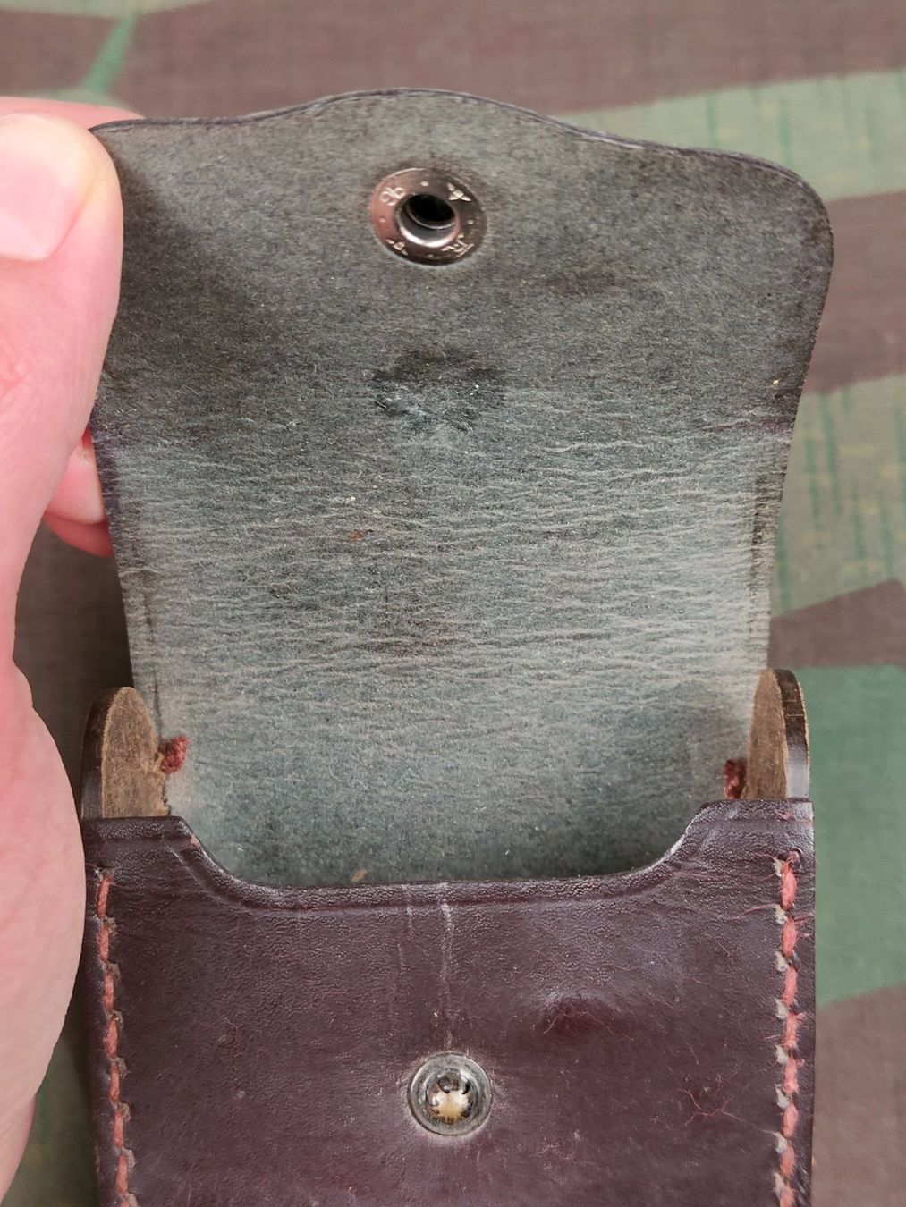 Stichwaffen: Etui für Kompass? – Gebraucht aus Bauma von SwissMilitaria 2
