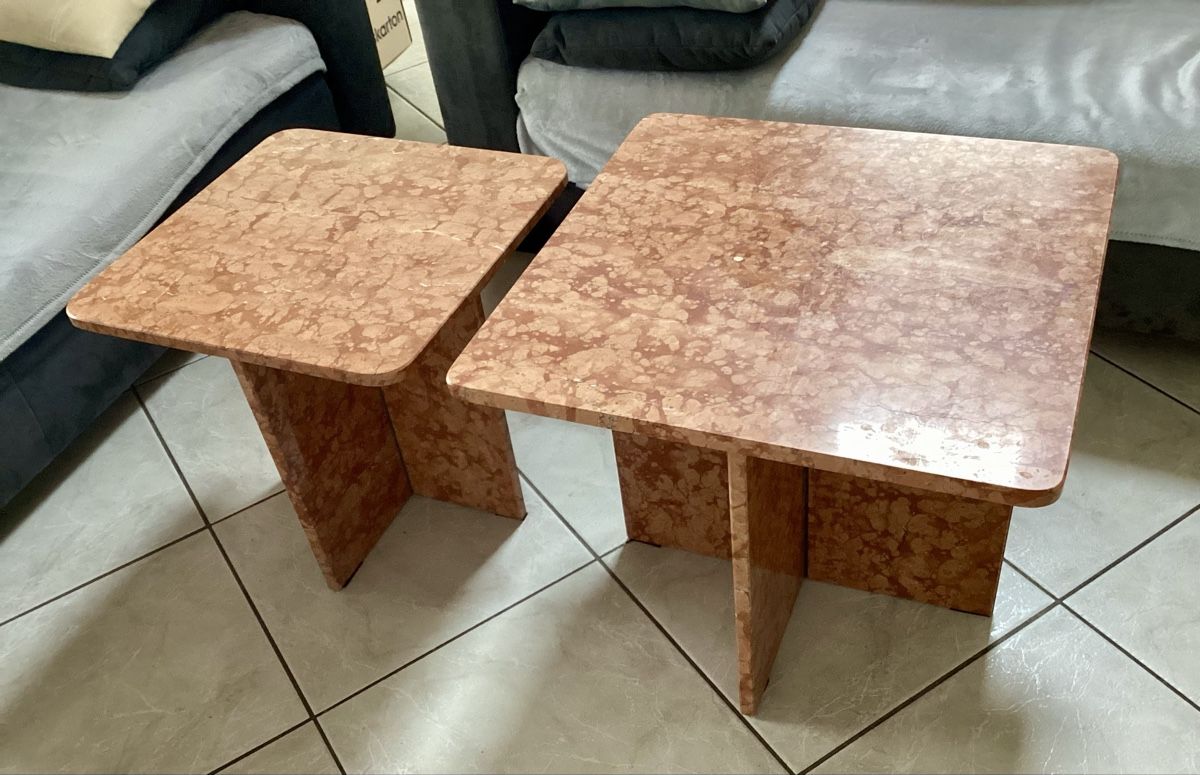 Set di tavolo e panche: Marmor Beistelltische – Usato da Schoefflisdorf venduto da kamine61