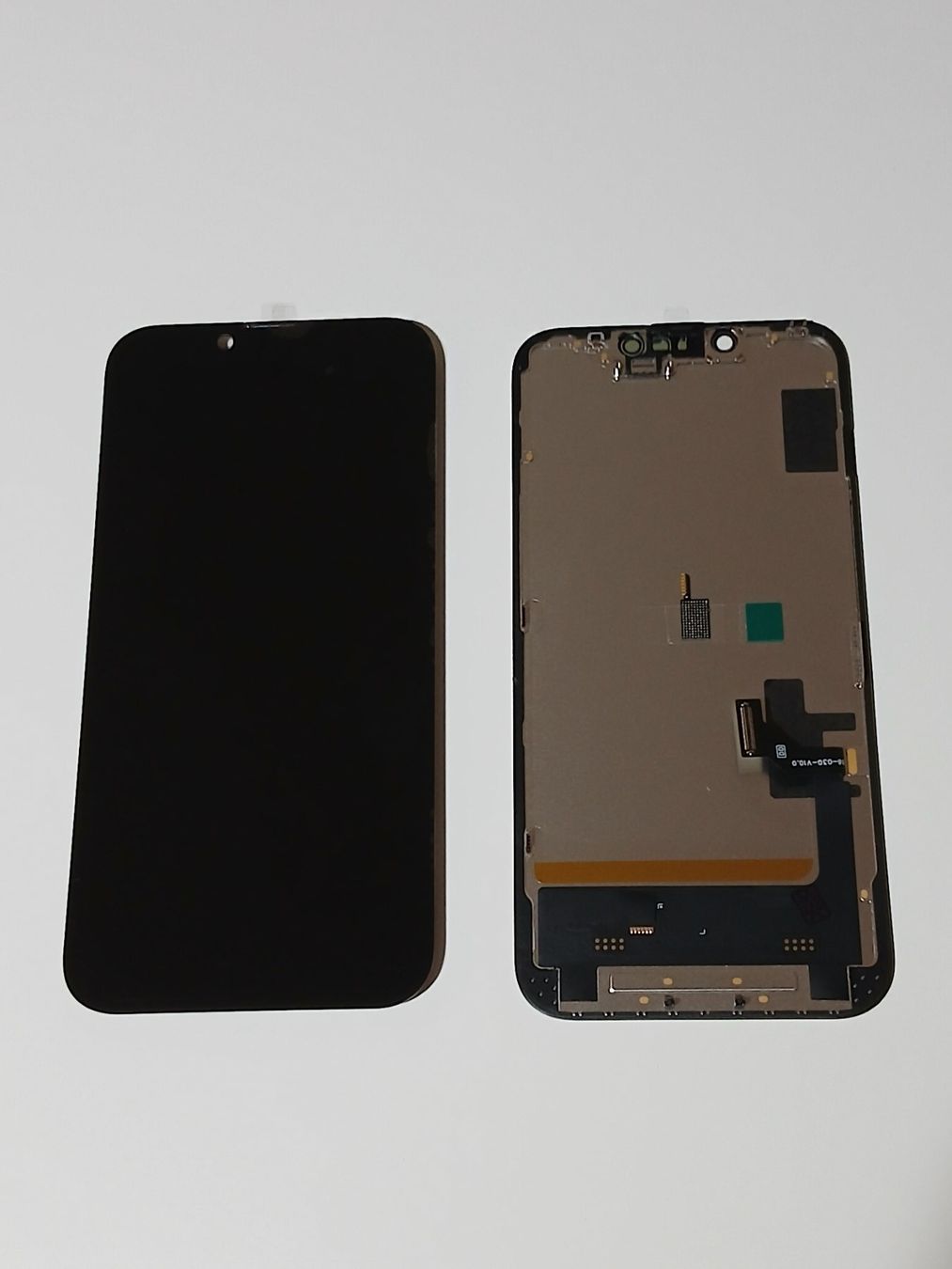 Apple Handys / Smartphones: Display  Iphone 14 Soft Oled. – Neu und originalverpackt aus Leukerbad von wor_sf98