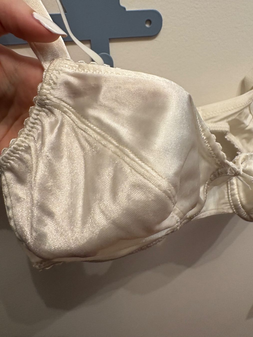 Autres dessous: Soutien-gorge ivoire – D'occasion à Lausanne par milou201619 1