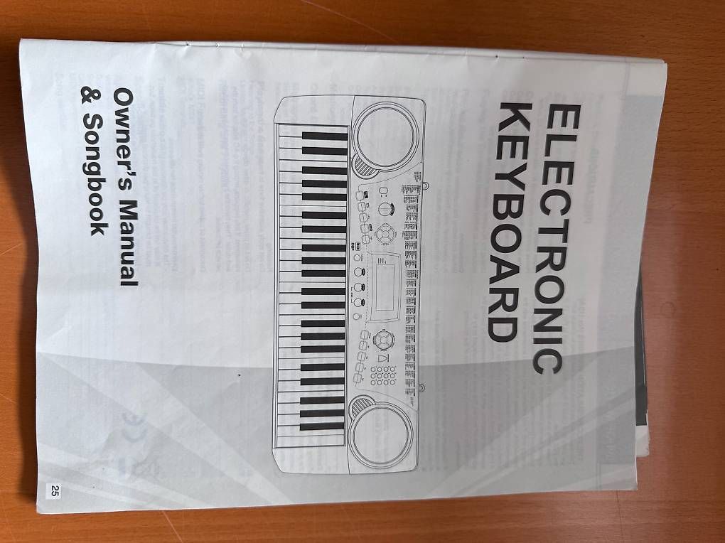 Musikinstrumente: Keyboard mit Notenständer und Noten – Gebraucht aus Uesslingen von sab_lj2l 1