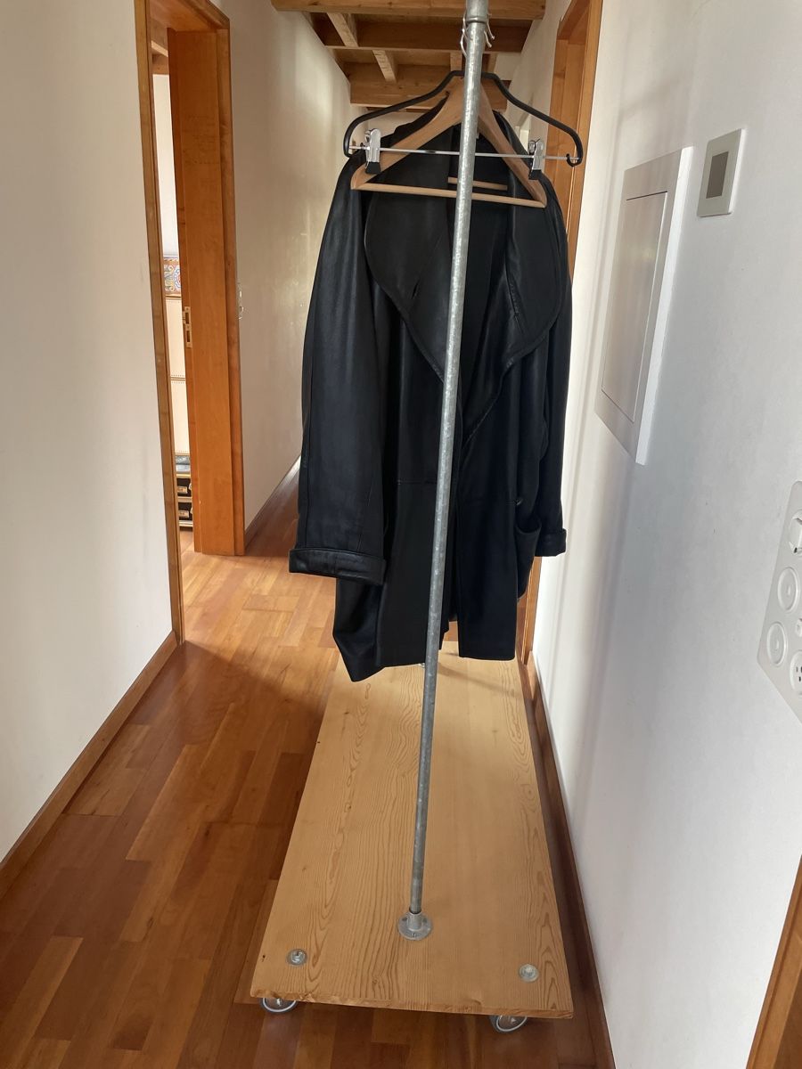 Guardaroba: Rolling Clothes Rack - Industrial Style – Usato da Zürich venduto da dhtwetm 8