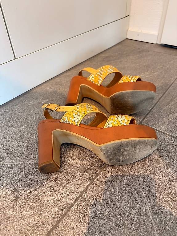 Damenschuhe: Schuhe Sommer, Gr. 39 – Gebraucht aus Rudolfstetten von London70 1