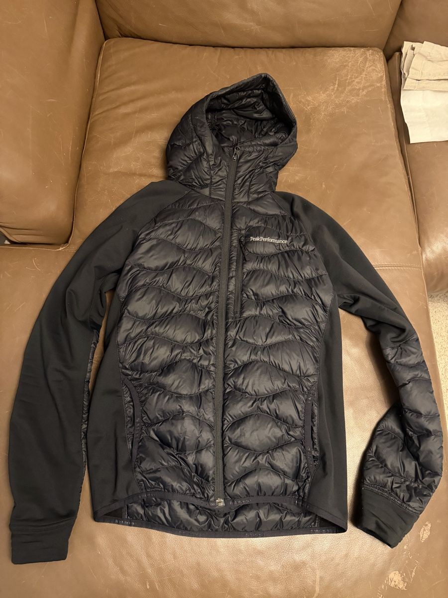 Peak Performance Jacken: Peak Performance Helium down hybrid hood, taille M – Neu (gemäss Beschreibung) aus Bulle von min_zd9f 1