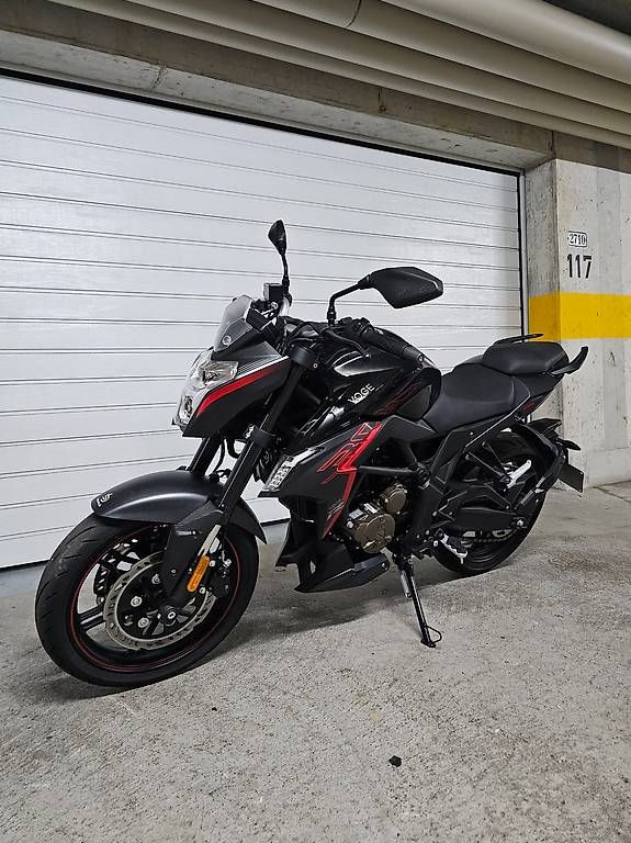 : VOGE 300 R, 4 Monate alt – Usato da Niederhasli venduto da madmax23 2