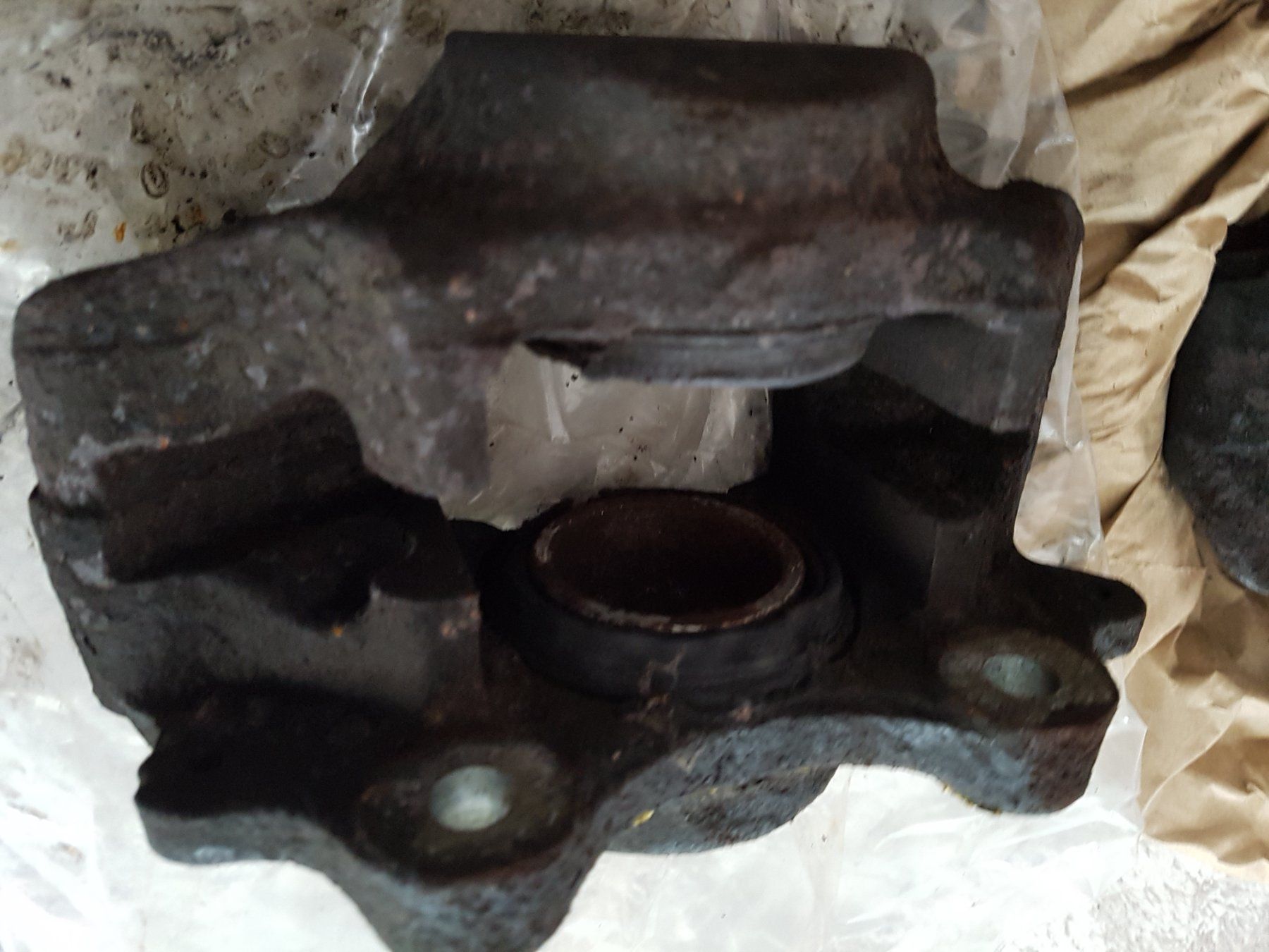 Tutti pezzi di ricambio auto: Bremszangen Set vorne/hinten. – Usato da Belp venduto da Guadalupe84 2