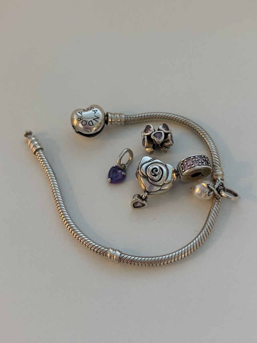 Pandora Bracelets: Pandora Armband mit Charms – D'occasion à Gockhausen par car_j6qh