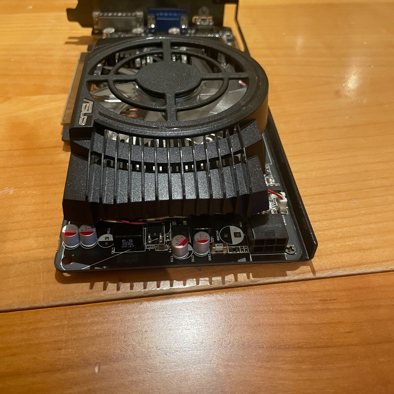 Asus Schede grafiche: ASUS EAH5770 CUCore GPU – Usato da Münchenstein venduto da Moosetashed 1