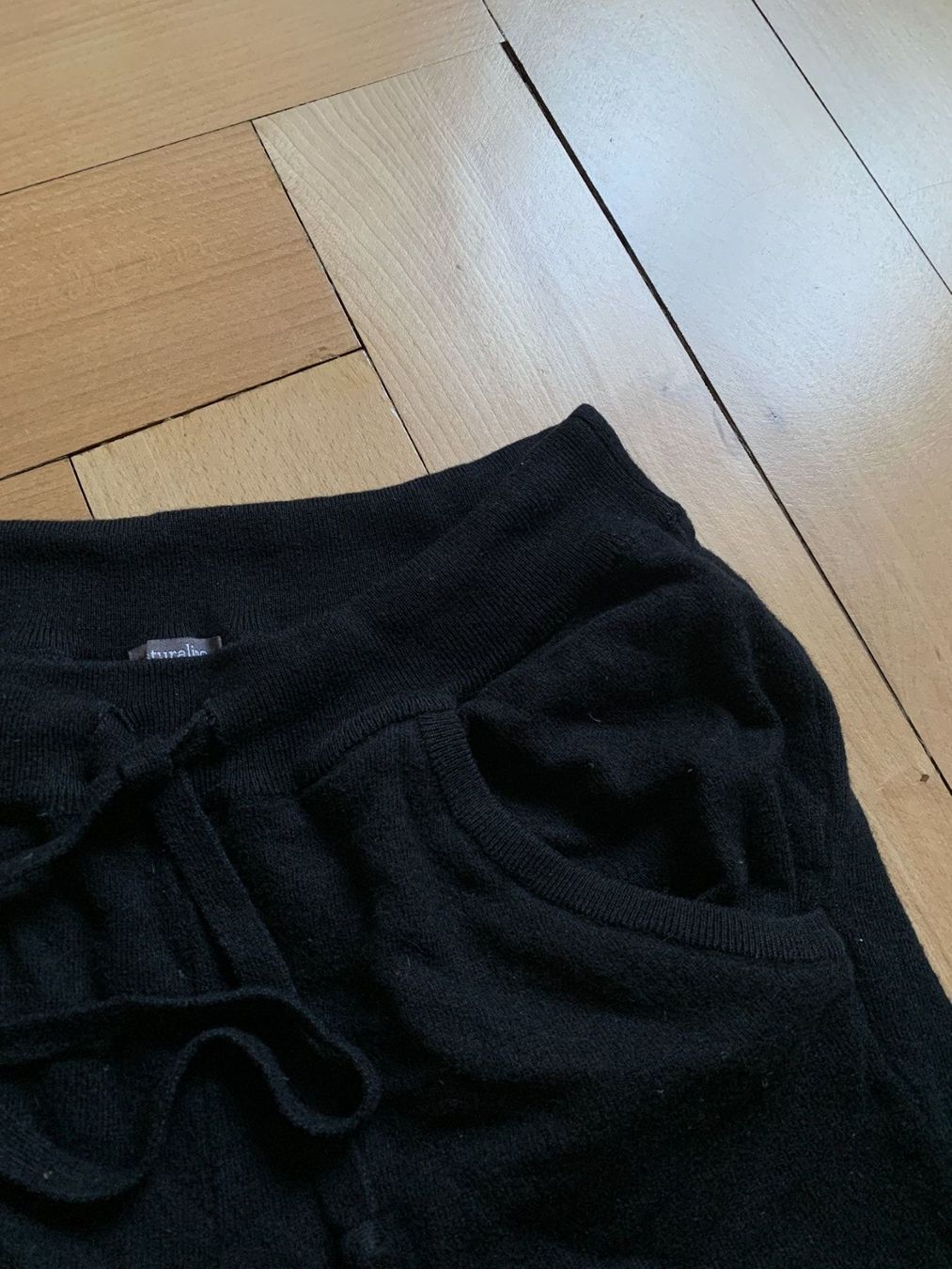 Pantaloni: NATURALINE - Shorts schwarz XS – Usato da Zürich venduto da Diazaio 1