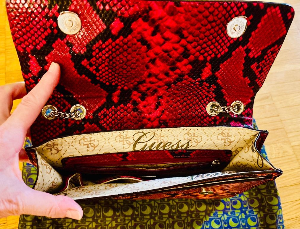 Guess Borse da donna: Mehrfarbige GUESS-Schultertasche - NEU – Nuovo e nell'imballaggio originale da Zurich venduto da MX1000 9