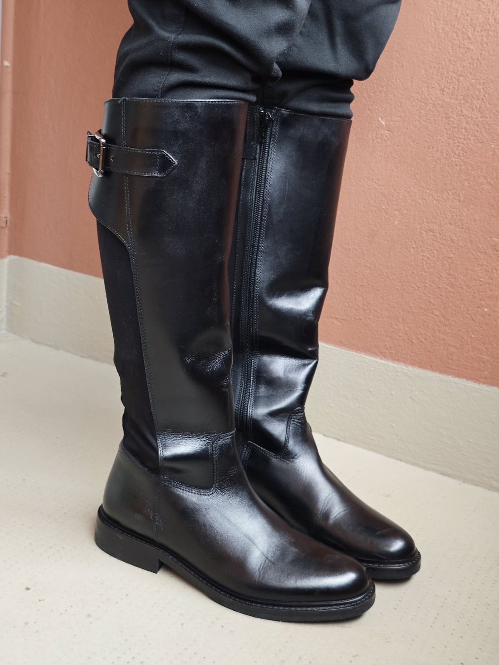 Scarpe da donna: Black Leather CafeNoir Boots Size 38 – Usato da Bern venduto da Turbine 4
