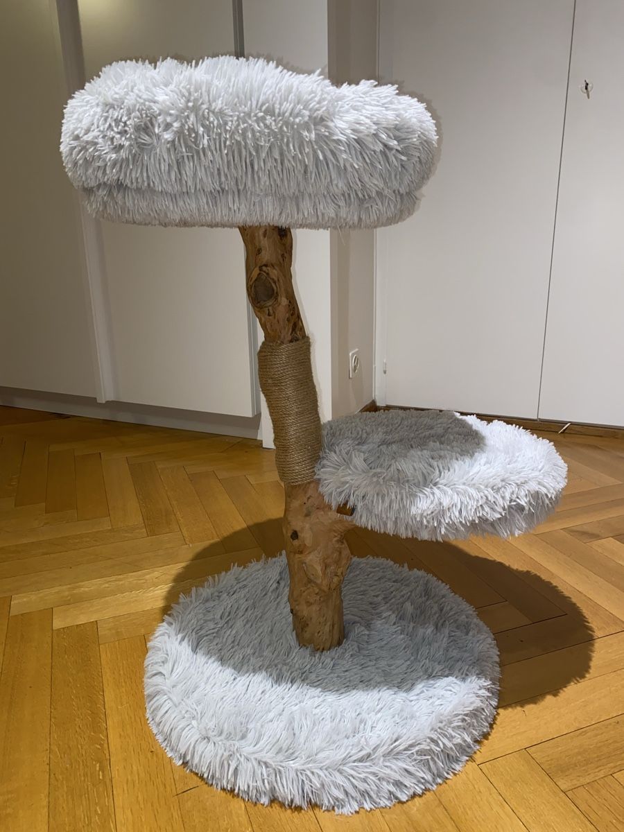 Tiragraffi: Neuwertiger Katzenbaum von Designed by Lotte – Usato da Luzern venduto da querbeat33