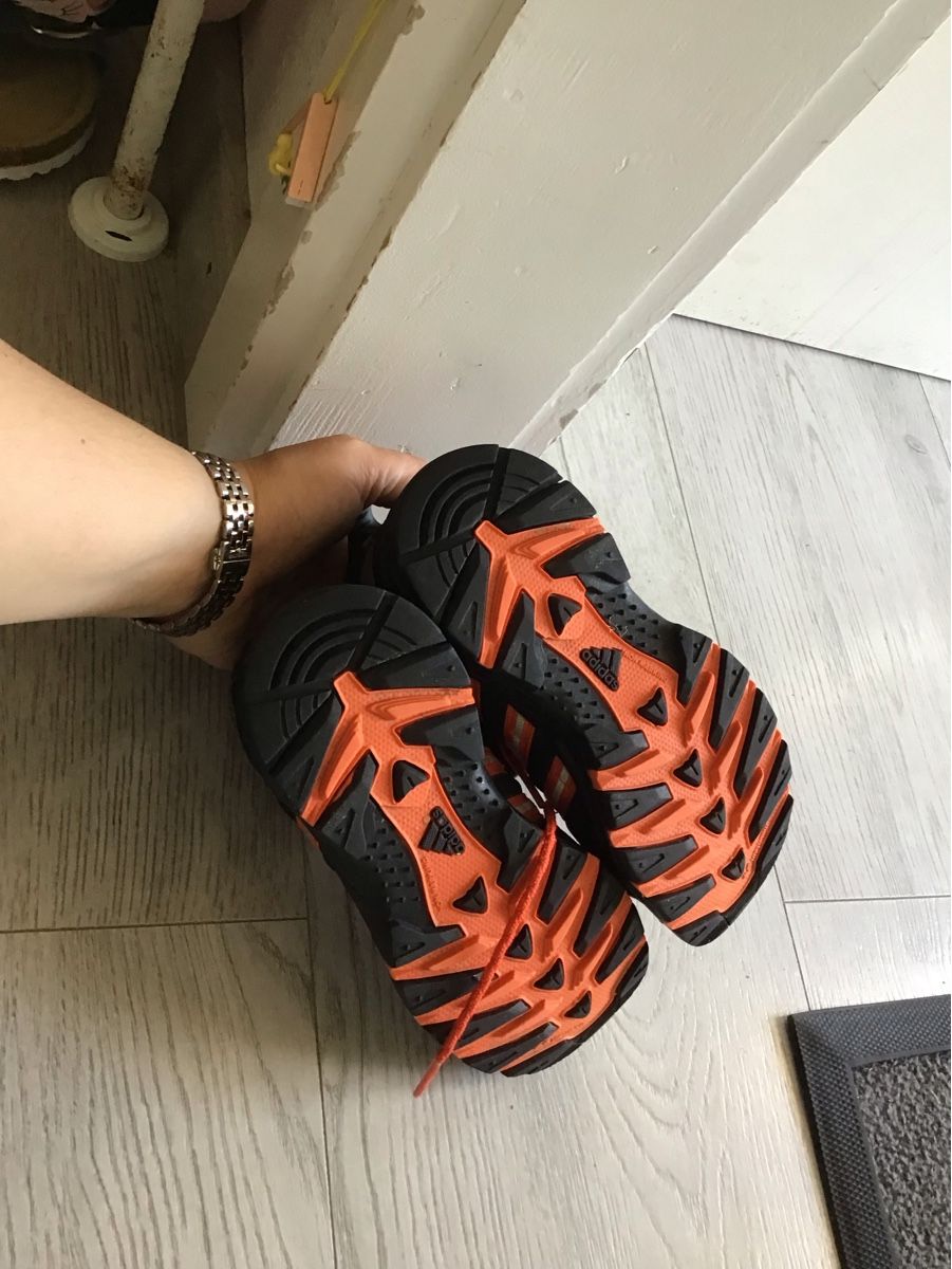 Adidas Scarpe da uomo: Adidas Schuhe Gr. 32, wasserfest (Frisch gewaschen).Guten Zu – Usato da Seuzach venduto da Tureda 3