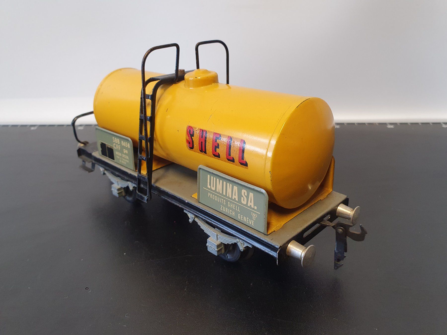 Buco Modelleisenbahnen: BUCO:0: SBB SHELL KESSELWAGEN MIT PLATTFORM – Gebraucht aus Biglen von taunus82 2