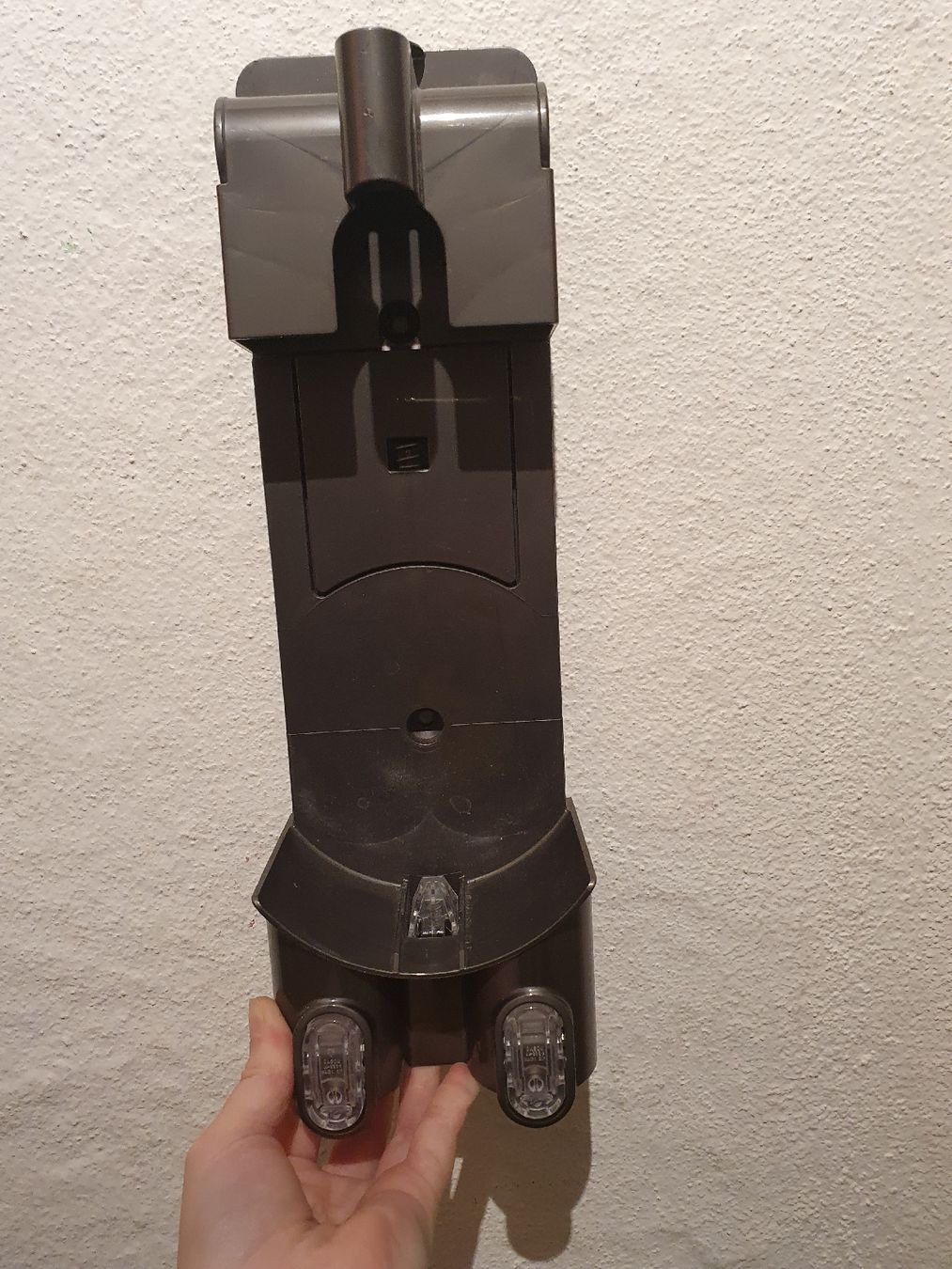 Dyson Supporti a parete: Dyson Staubsauger Wandhalterung / Dockingstation – Usato da Felsberg venduto da Mutinka