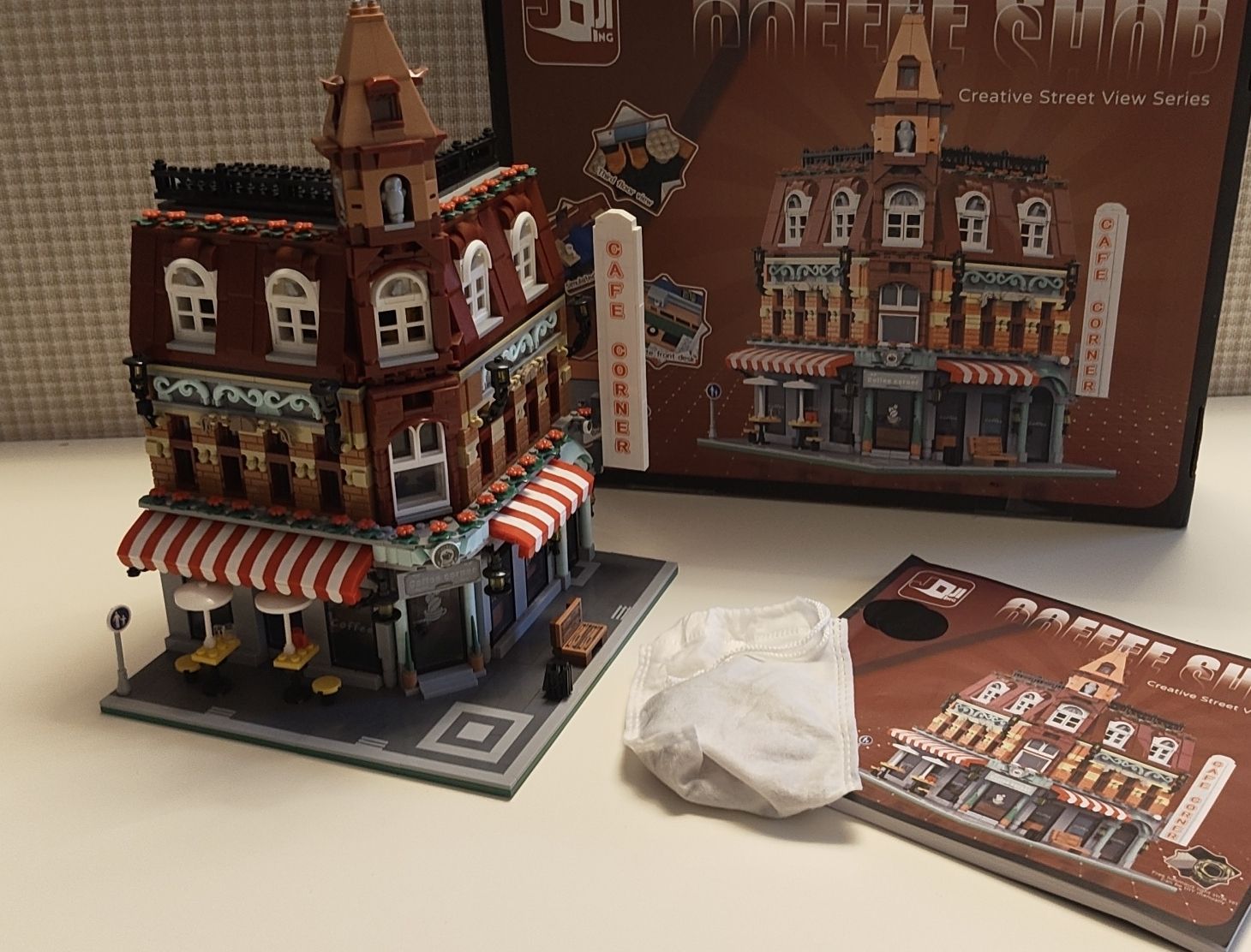 Kit di modellismo & Modellini statici: Cafe Corner Set von JoJing – Nuovo (secondo la descrizione) da Root venduto da hei_v8g2