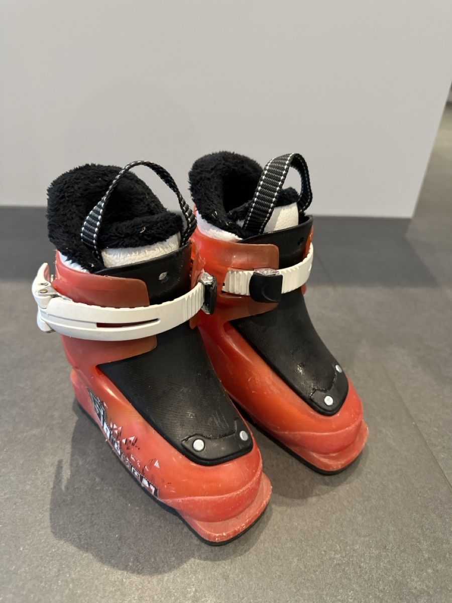 Scarpe per ragazzi: Skischuh Kinder 15 – Usato da Langenthal venduto da Horloger1