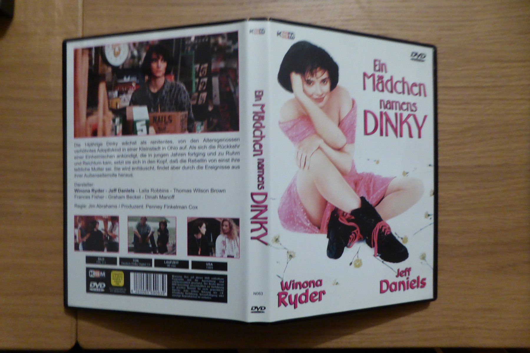 Tutti i DVDs: DVD Ein Mädchen namens Dinky – Usato da Allschwil venduto da Summelsarium