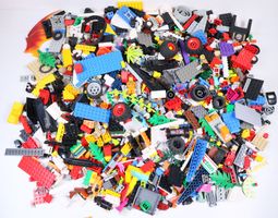 1.5 kg. Legoteile mit Minifiguren