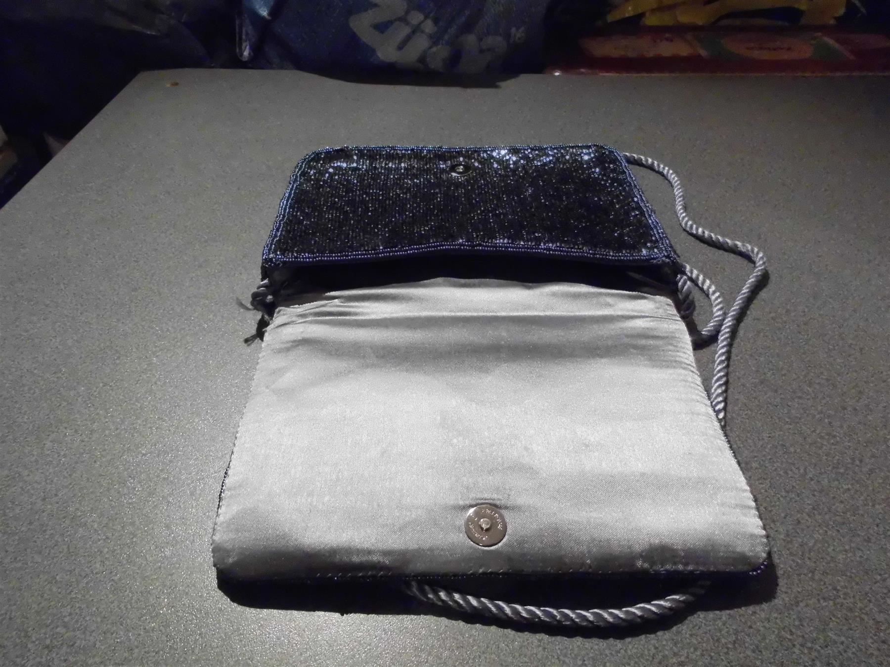 Taschen für Damen: Tasche Muster mit Perlen – Gebraucht aus Zürich von abraxas1291 1