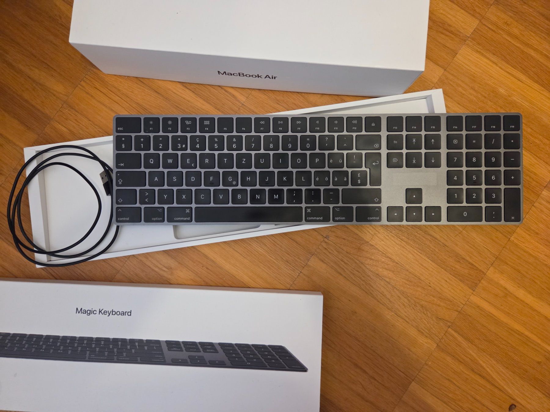 Apple Notebook: Bundle: MacBook Air 13" (2020), Magic Mouse & Keyboard BL – Usato da Möhlin venduto da Azbi 8