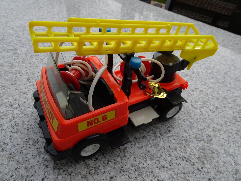 Playmobil Feuerwehrauto aus den 70ern | Kaufen auf Ricardo