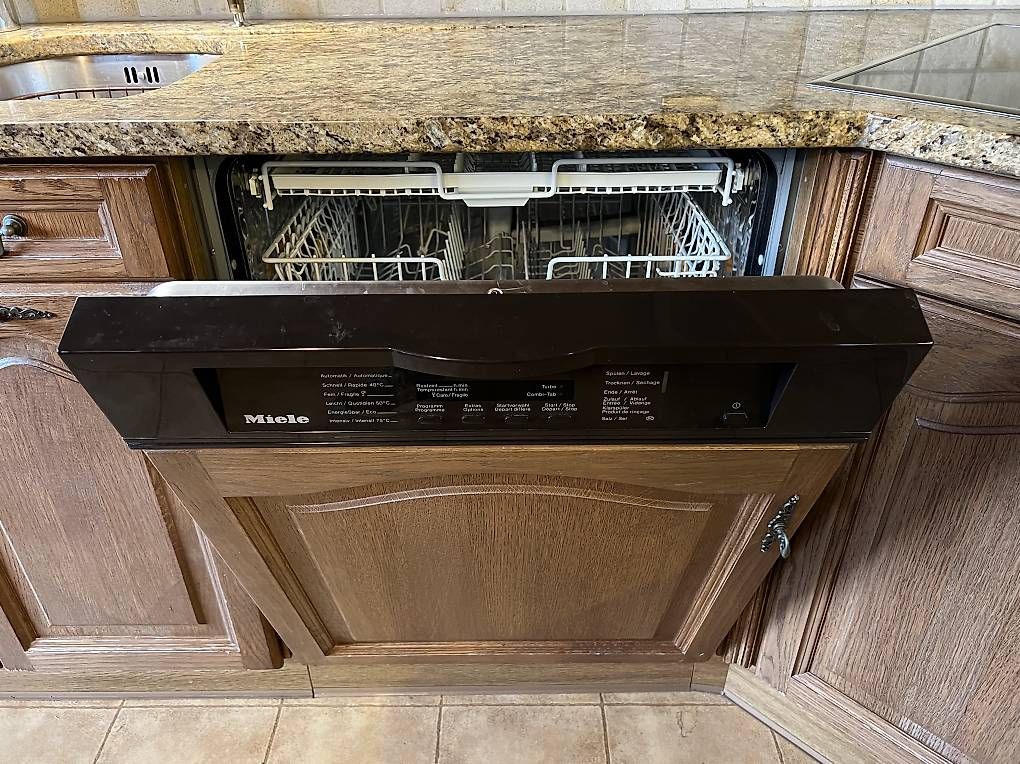 Lavastoviglie: Miele Geschirrspüler G2432-60 SCi – Usato da Saanen venduto da Hanschristian