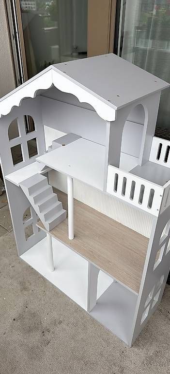 Puppenhäuser & -möbel: Puppenhaus  – Gebraucht aus Neuhausen am Rheinfall von ste_w65l