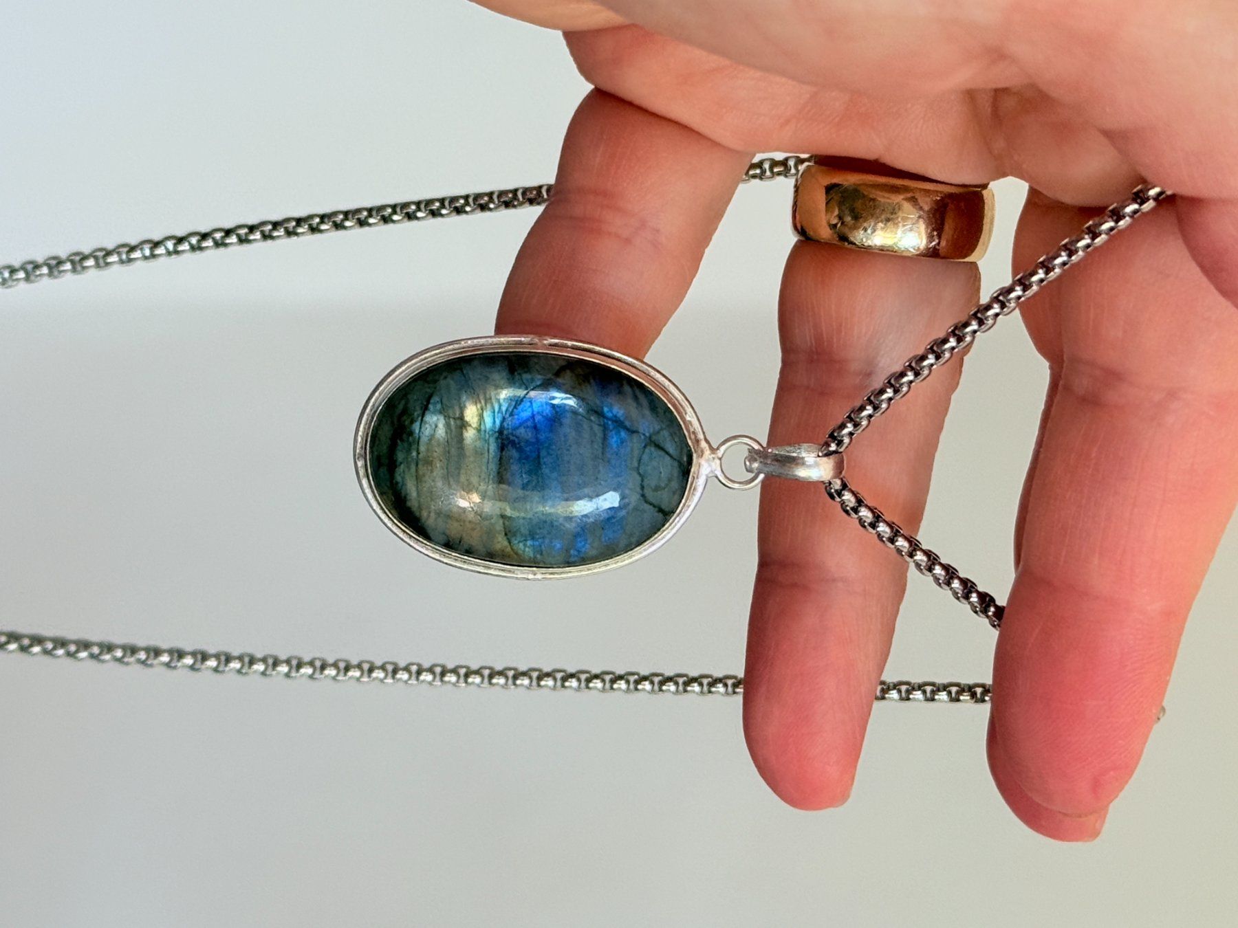 Catenine: Pendentif Labradorite , chaîne longue élégante – Nuovo e nell'imballaggio originale da Genève venduto da AWWA 1