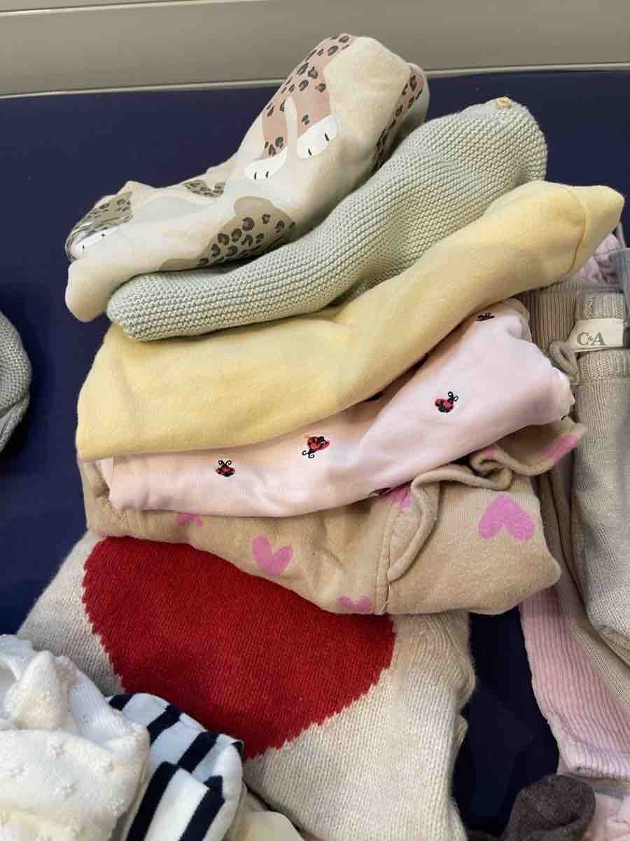 Lotti & Set di vestiti: Kleiderpaket Mädchen Grösse 68 Herbst/ Winter – Usato da Meilen venduto da Dionys89 9