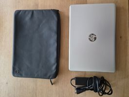HP Laptop mit Hülle