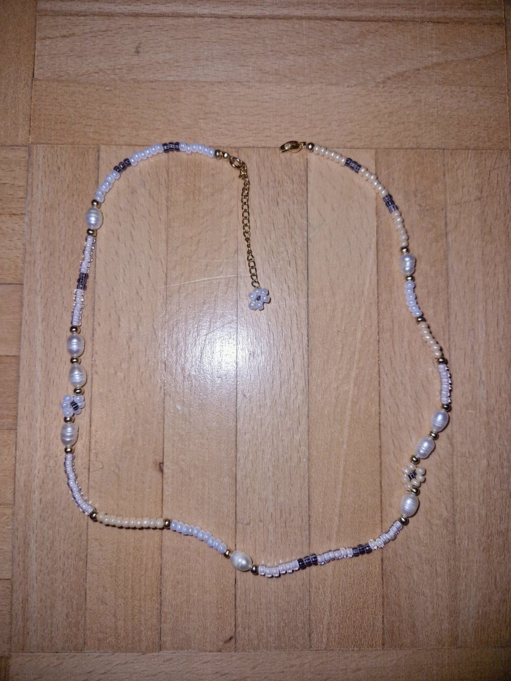 Catenine: Kette Perlen gemischt mit Blumenanhänger – Usato da Lungern venduto da jcj007
