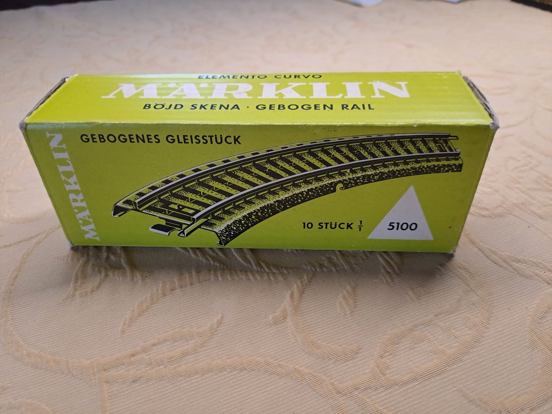 Märklin Modelleisenbahnen: Märklin M-Gleise H0 gebogen 5100 – Gebraucht aus Dättlikon von Radisli541