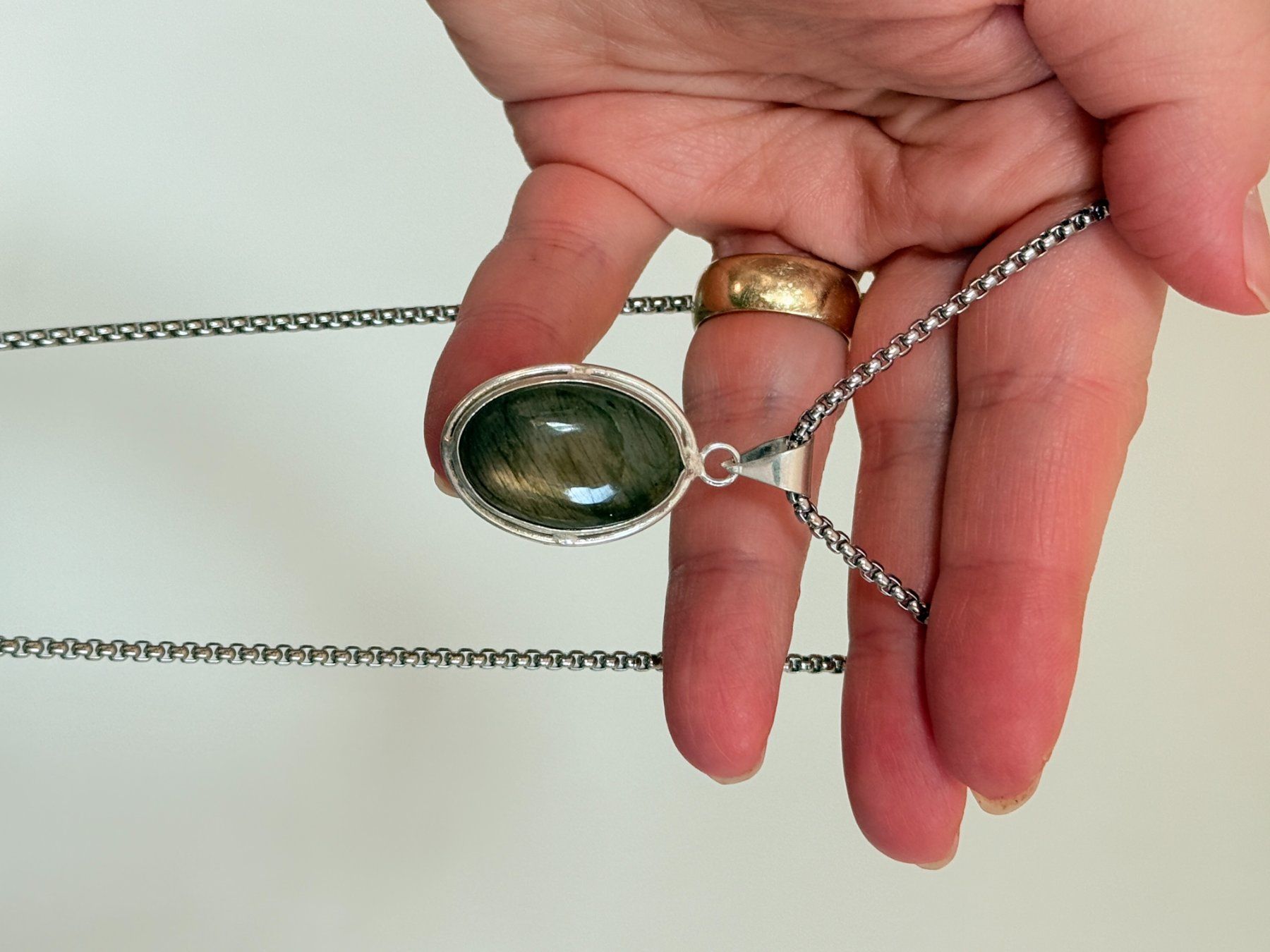 Catenine: Collier vintage avec pendentif labradorite – Nuovo e nell'imballaggio originale da Genève venduto da AGBERG 8