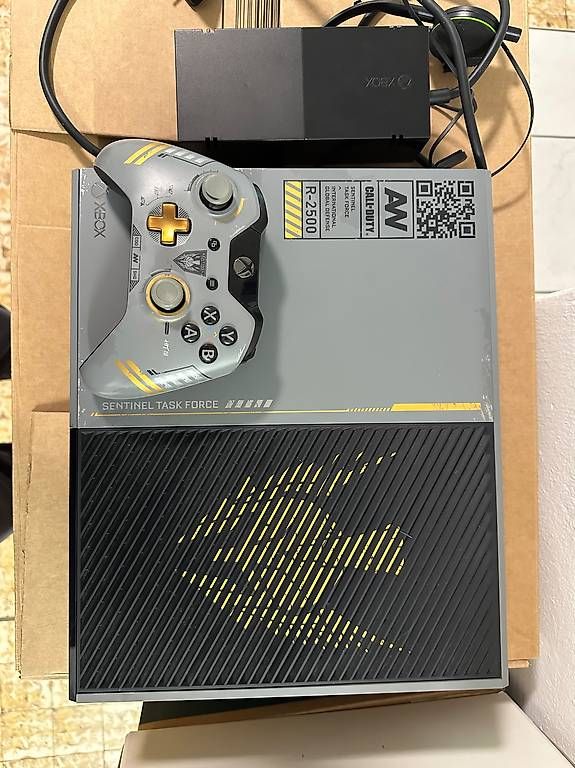Microsoft Console: X Box Limited Edition - Call Duty – Usato da Gümligen venduto da patrick127