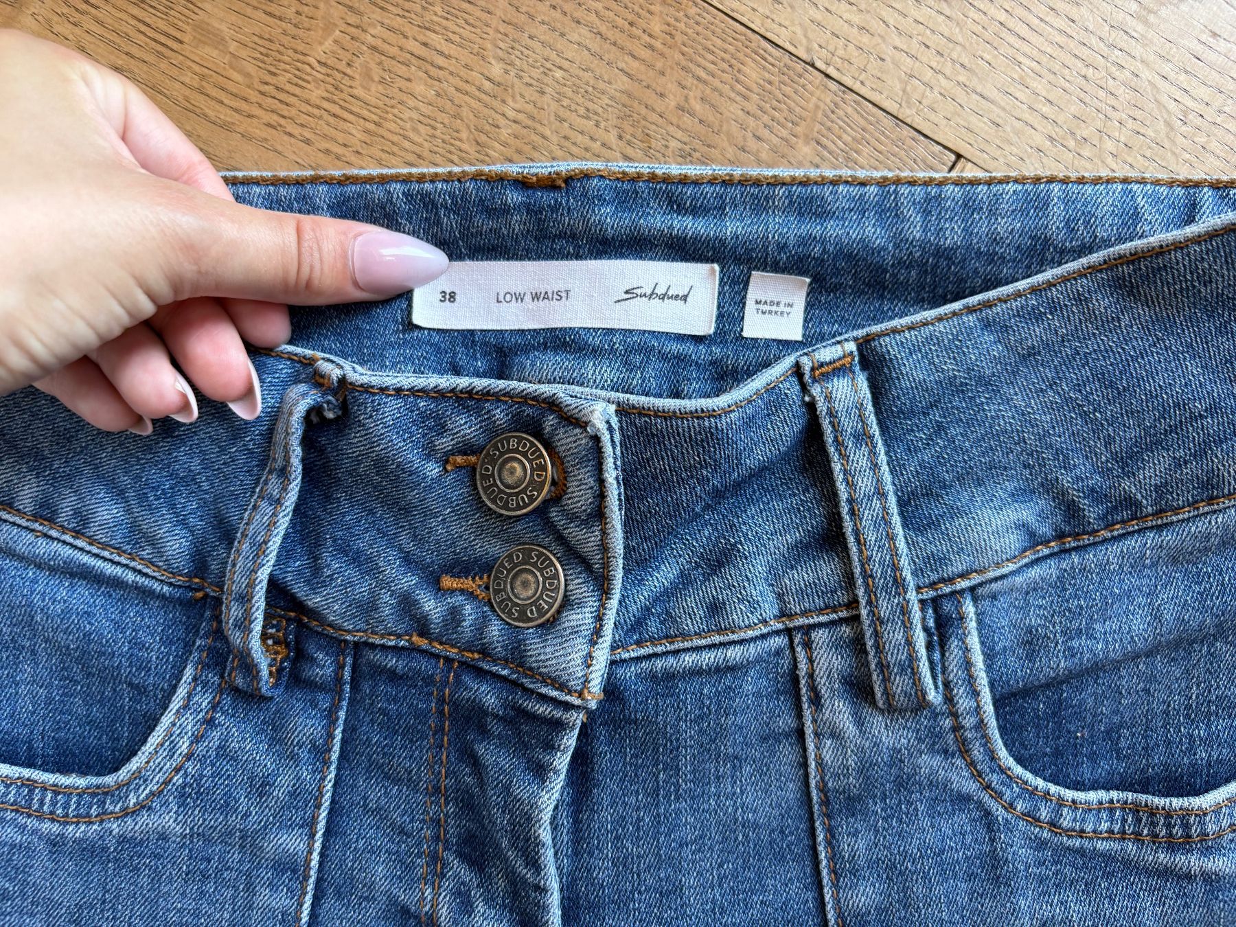 Jeans: y2K Lowrise boot-cut Jeans Subdued – Usato da Zürich venduto da ric_r96d 6
