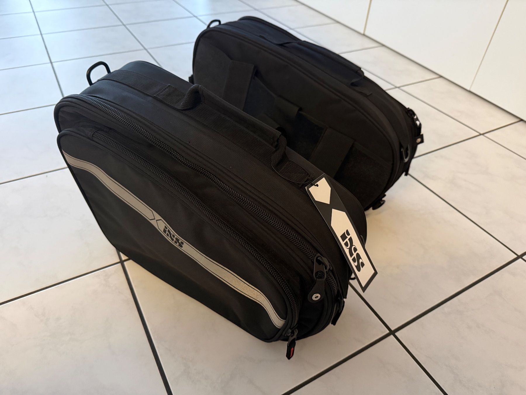 IXS Borse: IXS Satteltaschen NEU – Nuovo (secondo la descrizione) da Grenchen venduto da the_bones