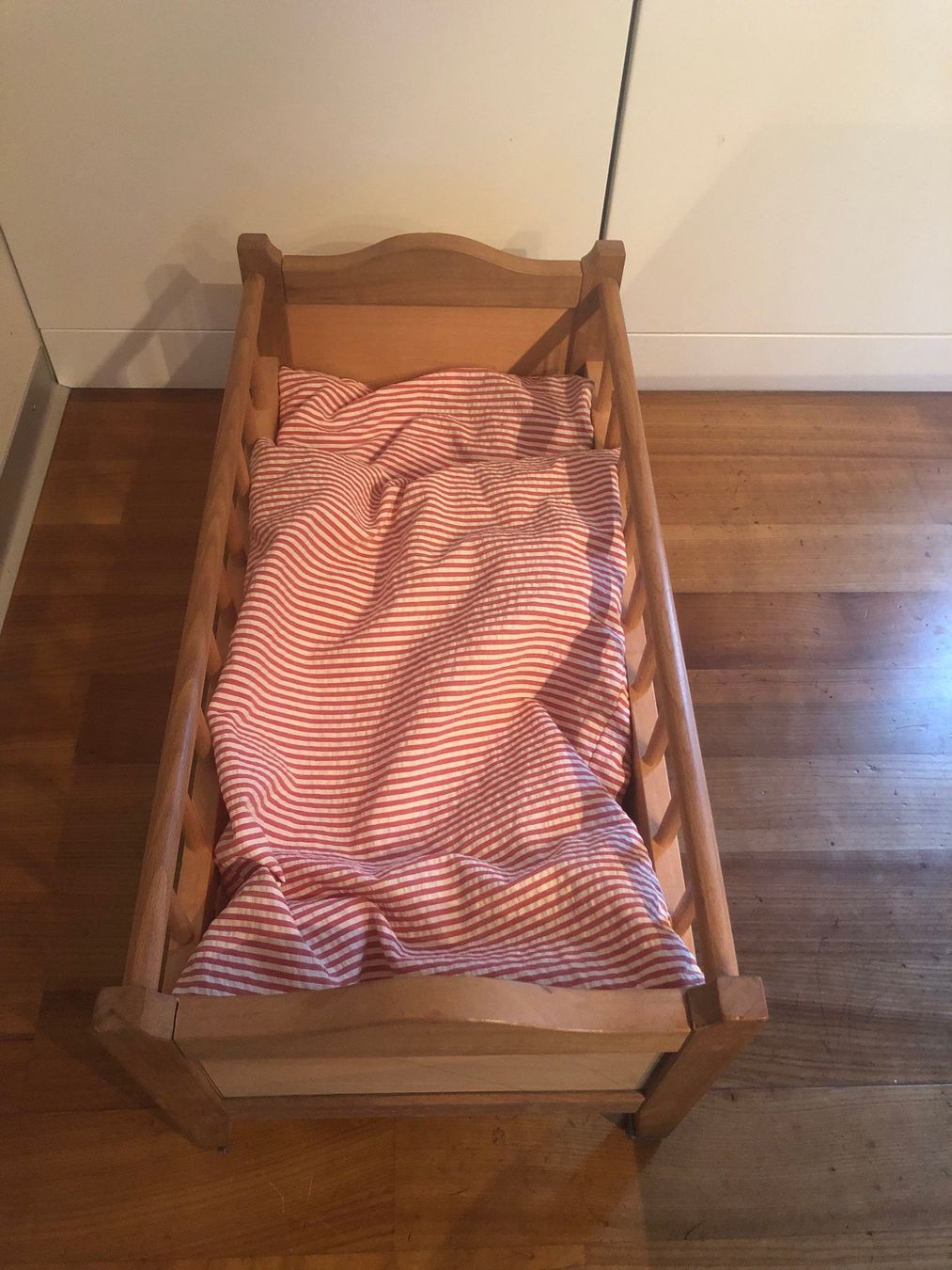 Giocattoli: Holz Puppenbett – Usato da Mittelhäusern venduto da lacapo8 1