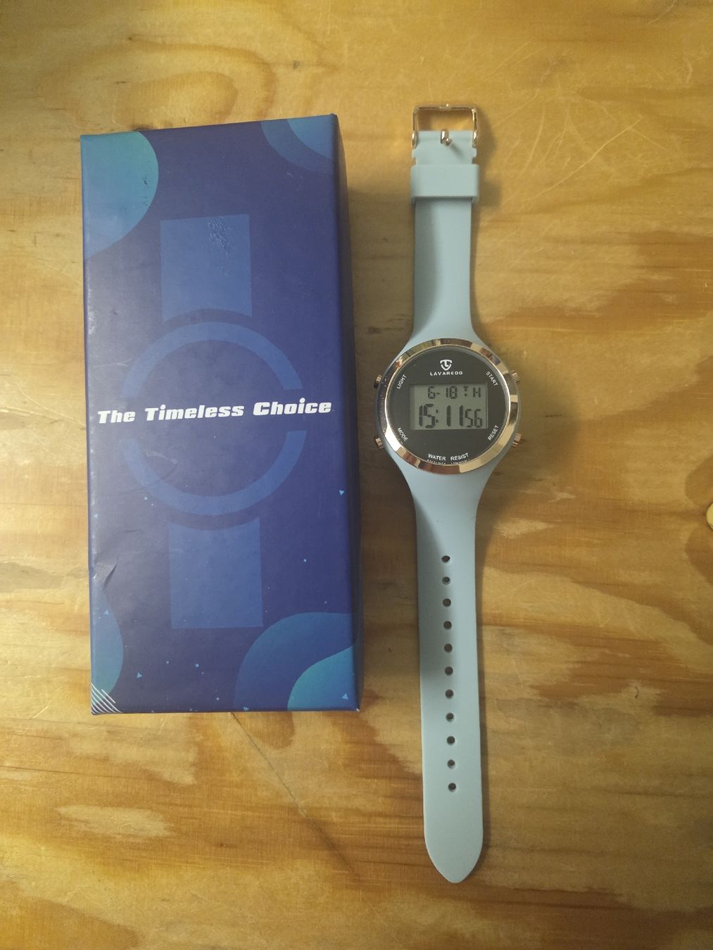 Montres: Armbanduhr Digital hellblau mit Box  – Neuf (Voir description) à Allschwil par Zora_26