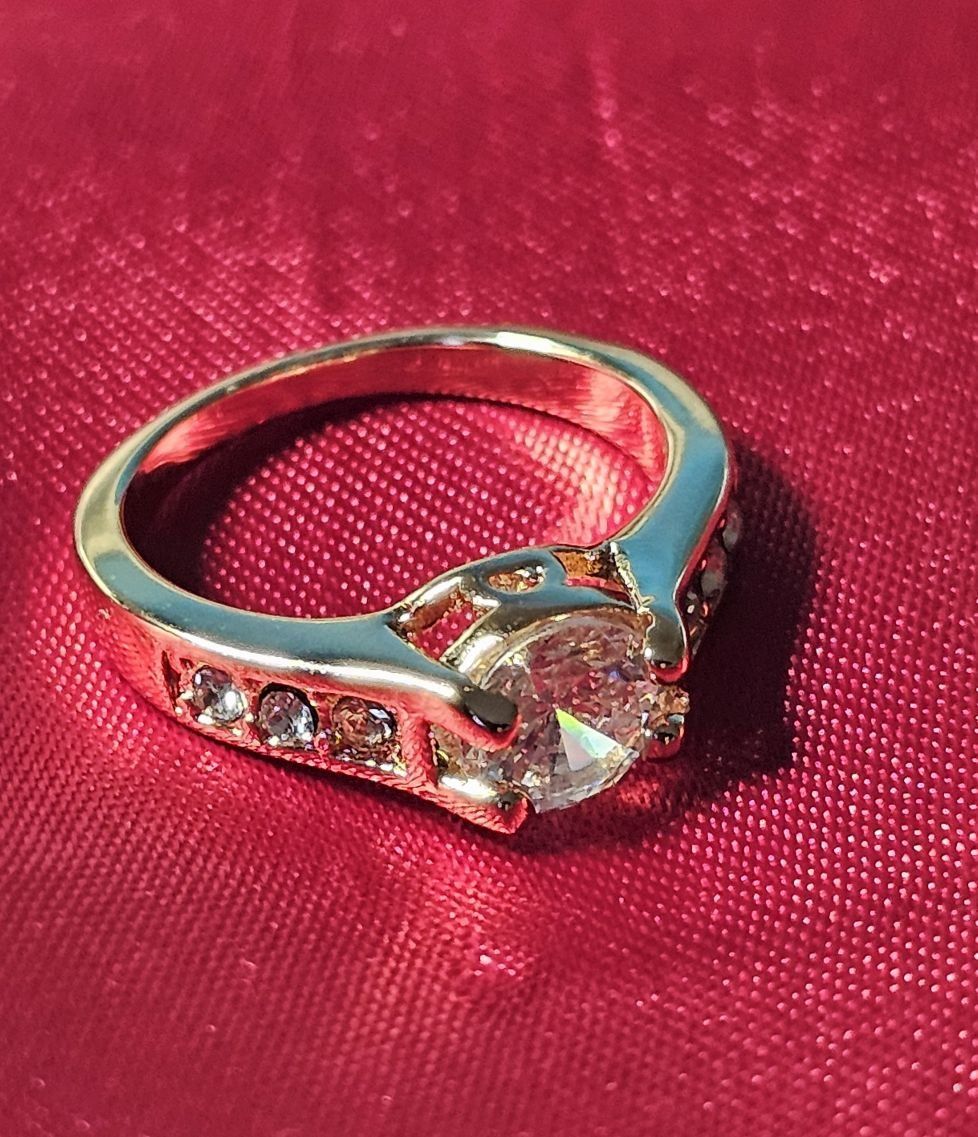 Anelli: Vergoldeter Ring mit weissem Zirkonia Gr. 8 – Nuovo (secondo la descrizione) da Grenchen venduto da dar_6d52 3