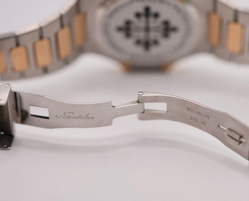Patek Philippe Orologi: Patek Philippe Nautilus Jumbo Ref. 3700/1 Service Extract – Usato da Lugano venduto da Superstudiolugano 3