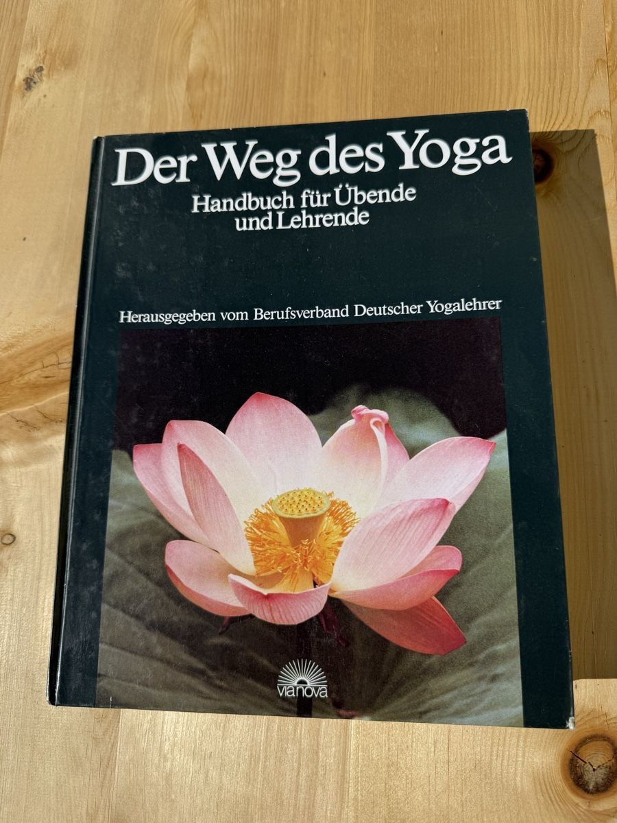 Libri: Buch: der Weg des Yoga – Usato da Strada venduto da Betflo