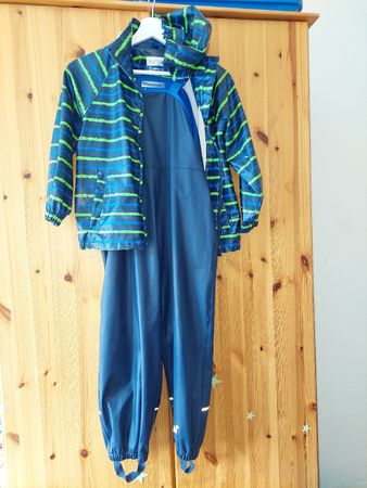 Regenanzug, Grösse 128, ideal für den Herbst!