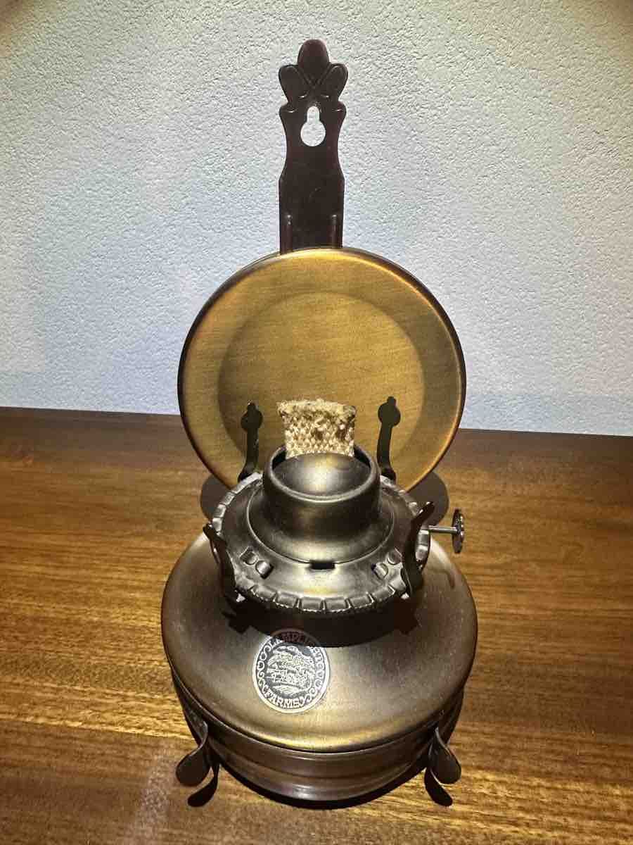 Lampade: Lampe à pétrole murale ancienne état utilisé – Usato da St-Maurice venduto da Gigione01
