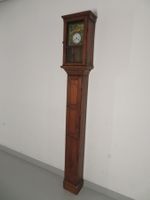 Pendel-Standuhr mit reich verziertem Zifferblatt