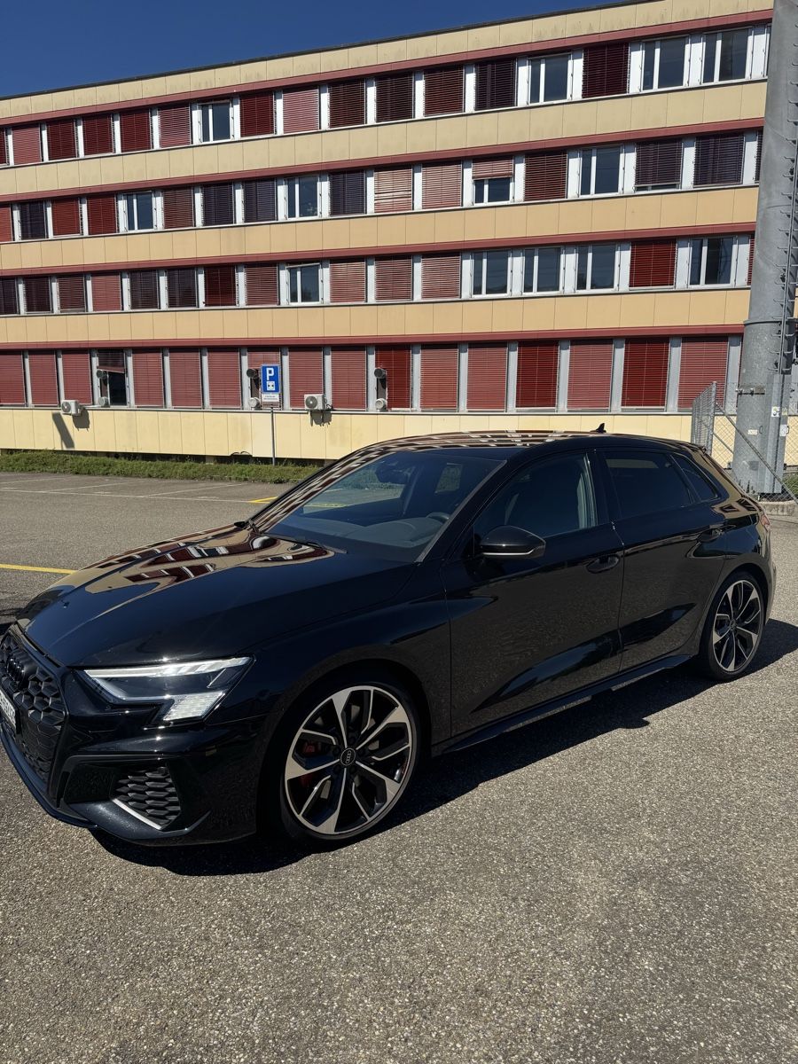 Audi Automobili: Schwarzer Audi S3 Sportback - Top Zustand – Usato da Schwerzenbach venduto da nic_w5mz 2