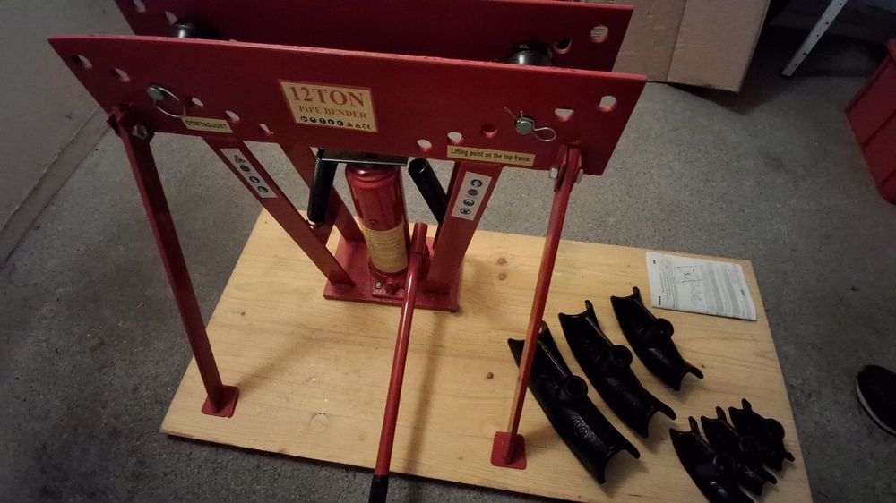 LYAYYDS Kabellose Hydraulische Lochstanze - 6 Matrizen 16-32mm