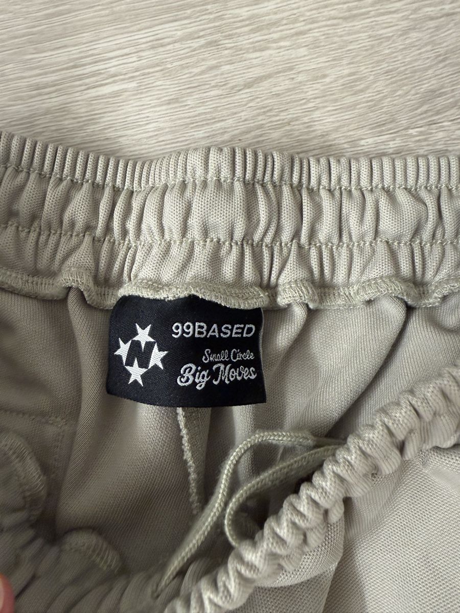 Pantaloni: 99Based Jogginghose – Usato da Eschen venduto da flo_khp5 1
