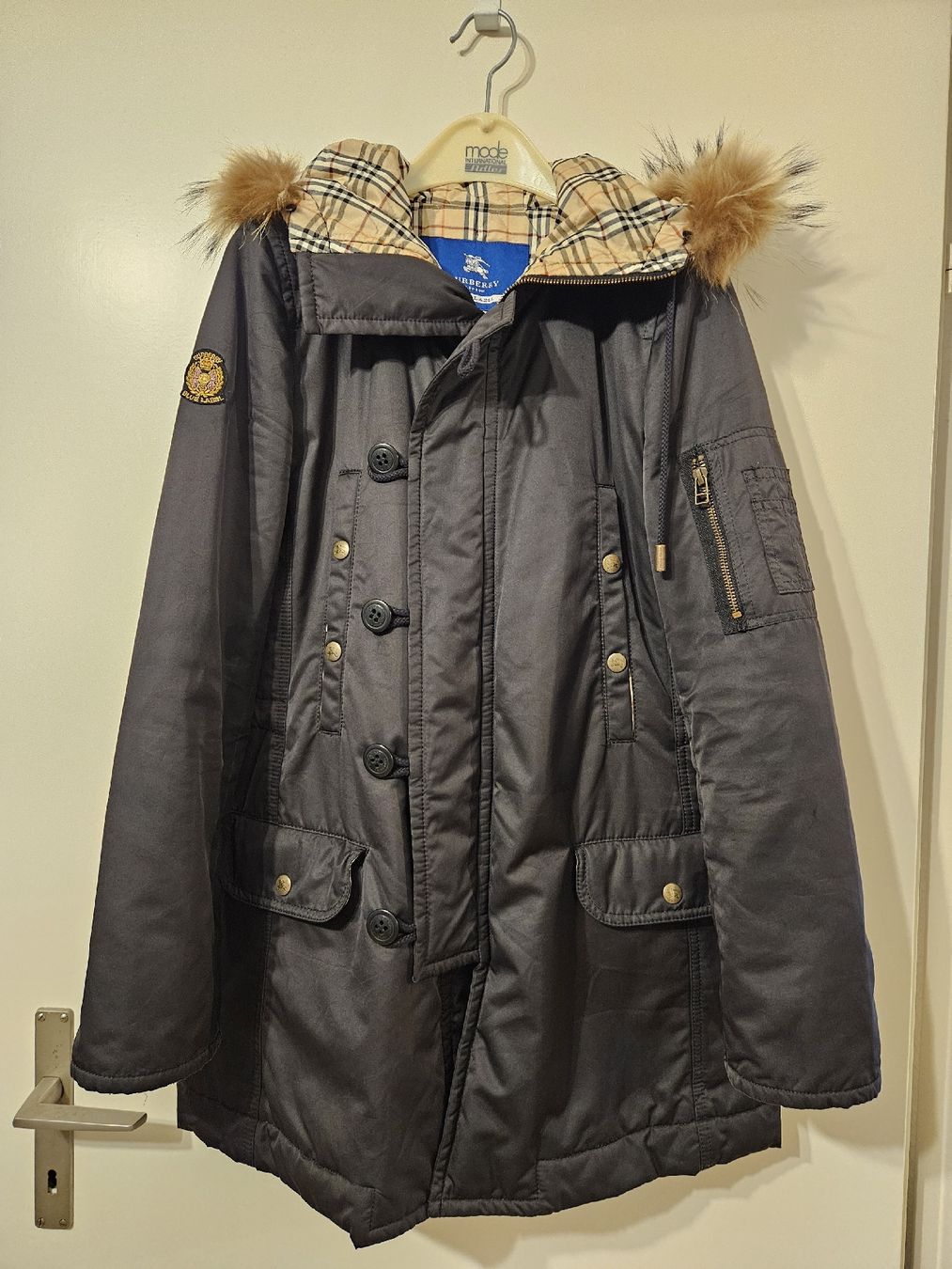 Burberry Giacche: Burberry Blue Label Daunenjacke – Usato da Dietlikon venduto da kon_2d9n